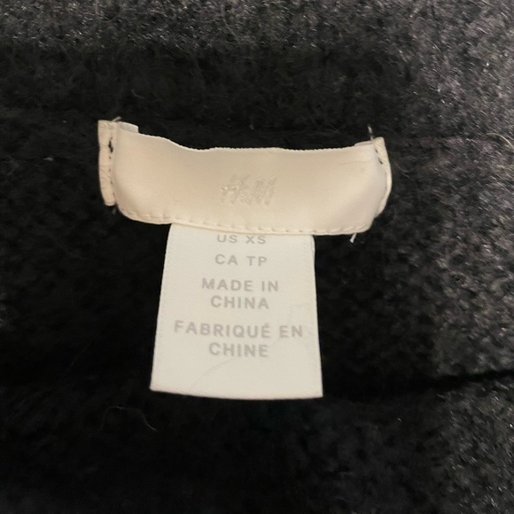 Off the shoulder black sweater - Picture 3 of 4